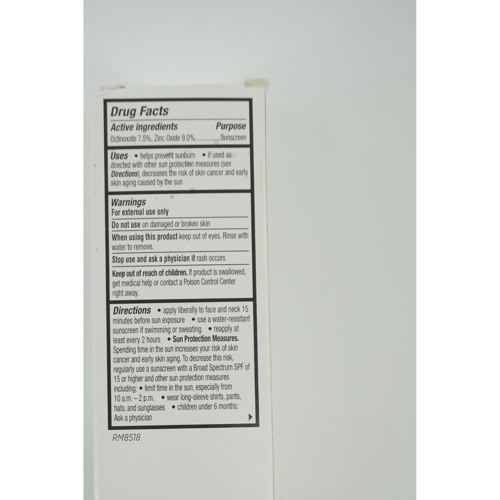 NEW EltaMD UV Clear Facial Sunscreen Broad-Spectrum SPF 46 Niacinamide 1.7oz - Picture 4 of 7